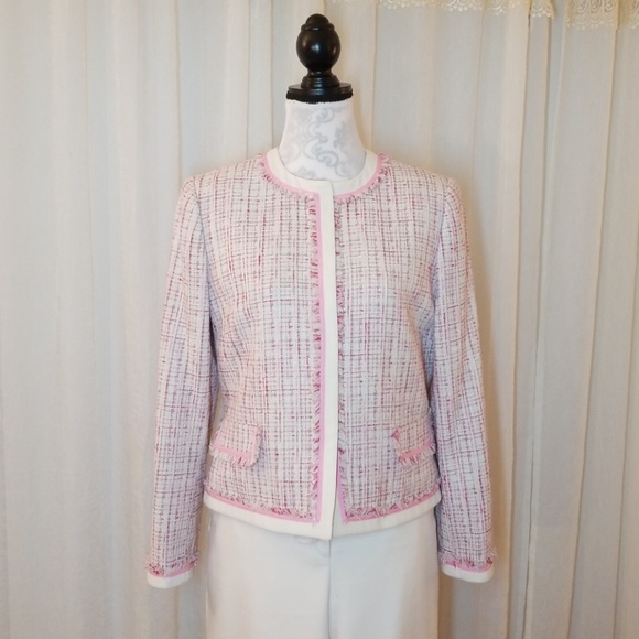 Tahari Jackets & Blazers - Tahari blazer